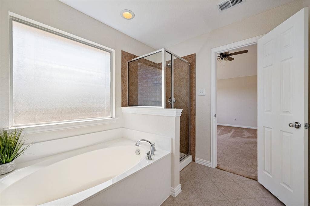 2113 Reston Drive, McKinney, TX 75072 Primary Bathroom