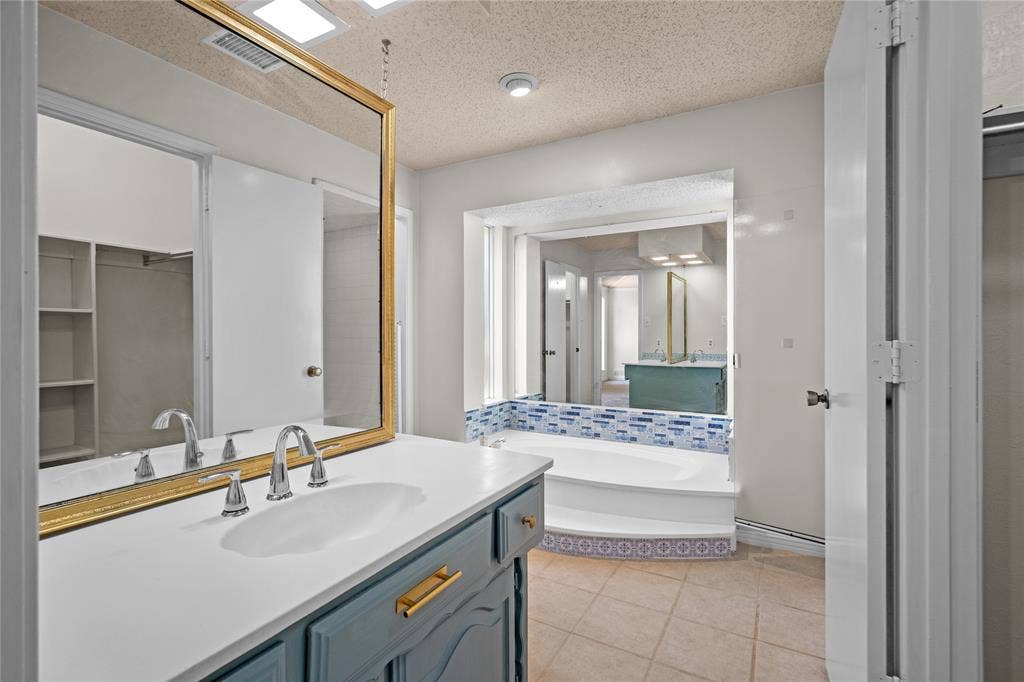 1315 Winding Brook Drive, DeSoto, TX 75115 1315 Winding Brook Drive, DeSoto, TX 75115