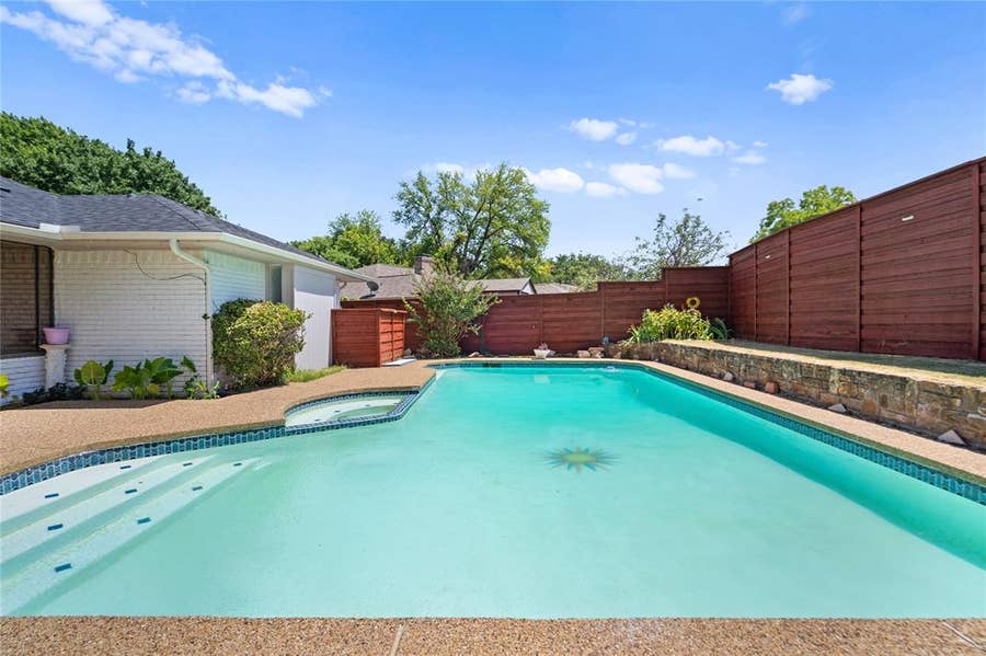 Property photo for 1315 Winding Brook Drive, DeSoto, TX