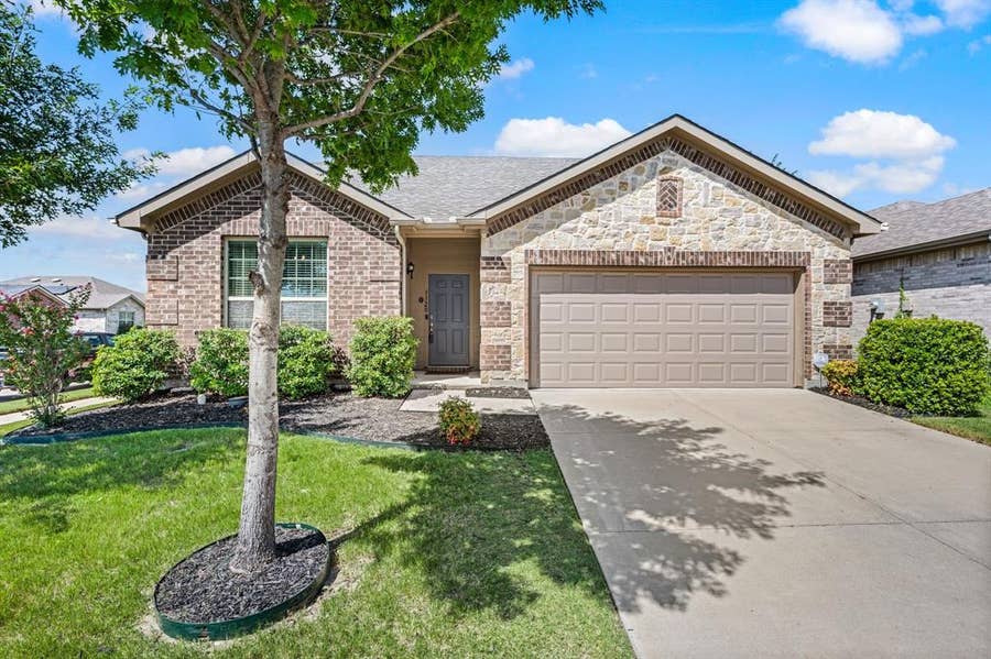 Property photo for 3120 Coyote Canyon Trail, Fort Worth, TX