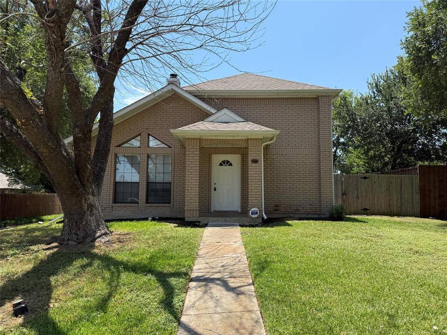 Property photo for 4910 Kelso Lane, Garland, TX