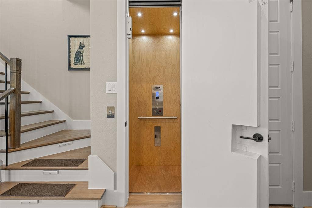 6104 Preserve Drive, Plano, TX 75024 Elevator!!