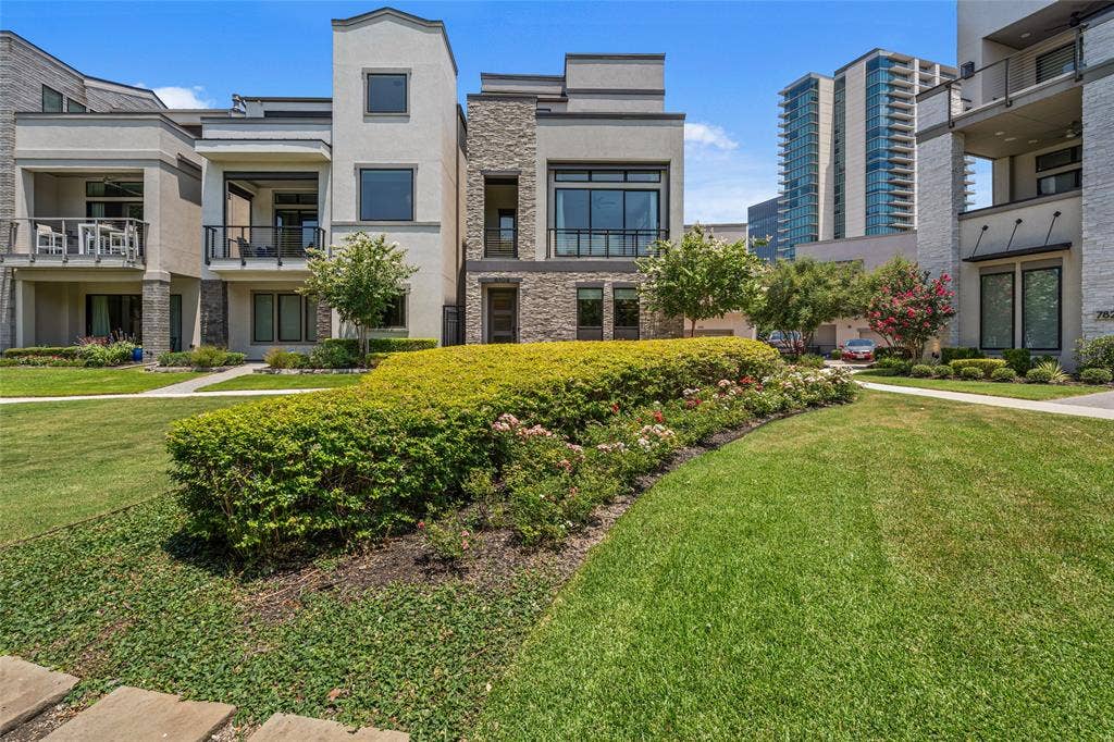 6104 Preserve Drive, Plano, TX 75024 6104 Preserve Drive, Plano, TX 75024