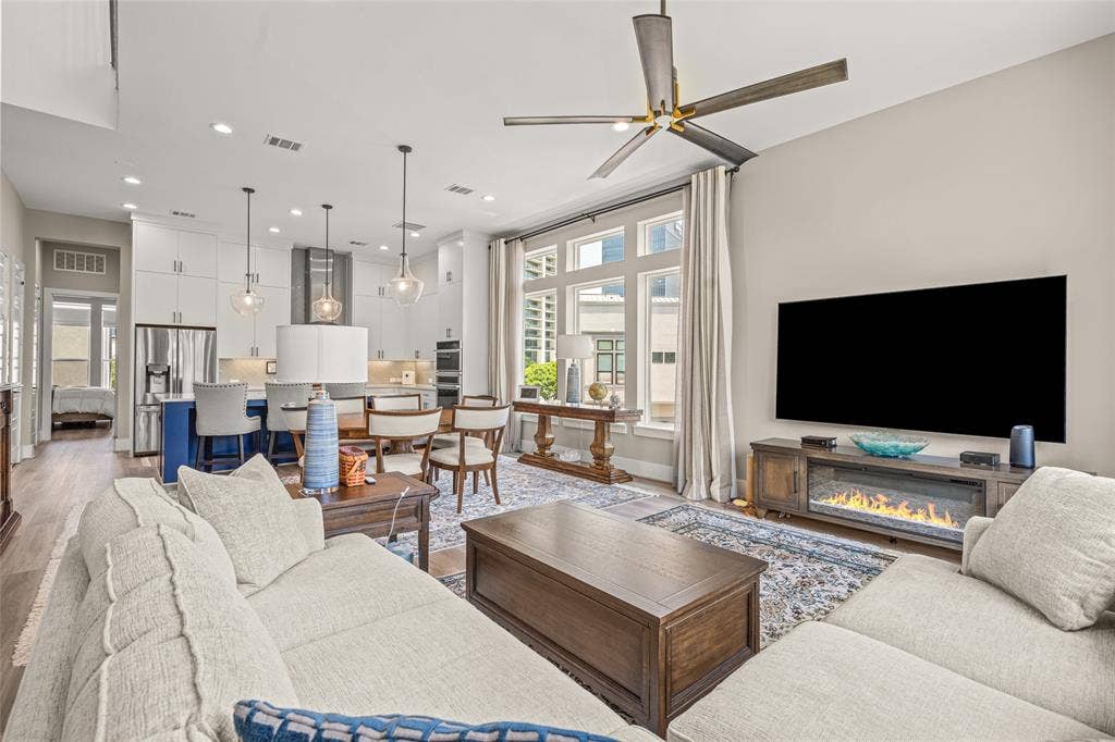 6104 Preserve Drive, Plano, TX 75024 6104 Preserve Drive, Plano, TX 75024