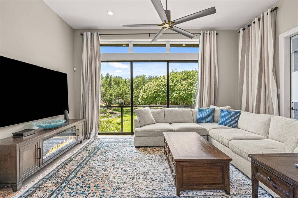 6104 Preserve Drive, Plano, TX 75024 6104 Preserve Drive, Plano, TX 75024