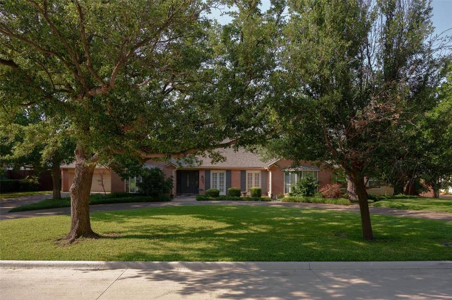 Property photo for 6131 Joyce Way, Dallas, TX
