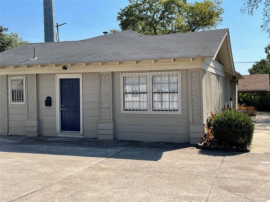 Property photo for 202 W Pembroke Avenue, Dallas, TX