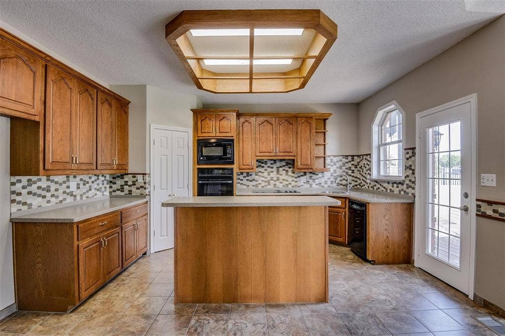 6603 Champion Road, Midlothian, TX 76065
