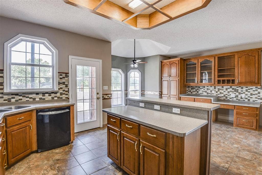 6603 Champion Road, Midlothian, TX 76065
