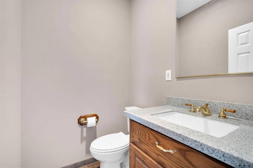 6603 Champion Road, Midlothian, TX 76065