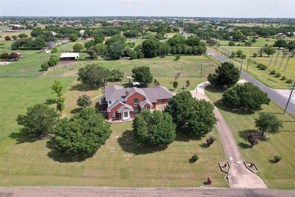 6603 Champion Road, Midlothian, TX 76065
