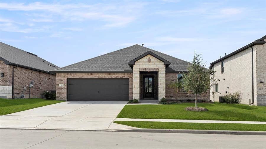 Property photo for 9113 Harrisburg Drive, Fort Worth, TX