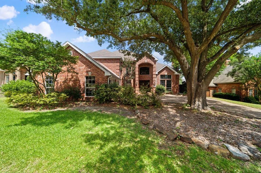 Property photo for 917 Hills Creek Drive, McKinney, TX