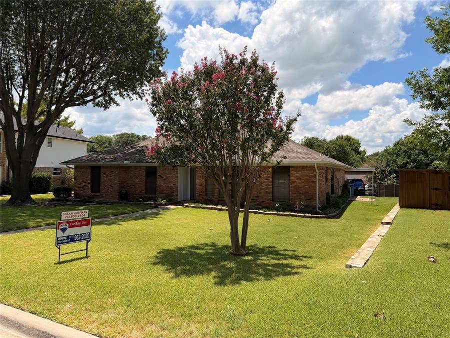 Property photo for 910 Village Green Drive, Rockwall, TX