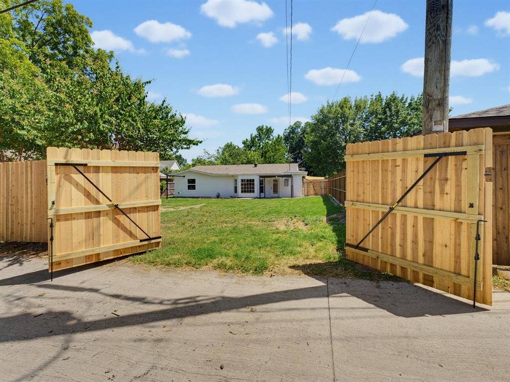 5864 Coleman Street, Westworth Village, TX 76114 Alley access for trailers & additional parking