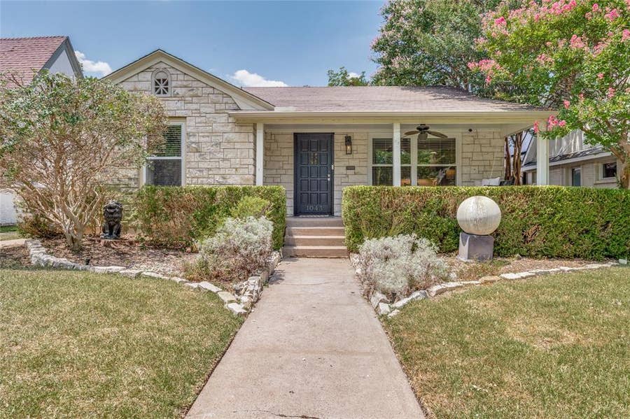 Property photo for 1043 N Edgefield Avenue, Dallas, TX