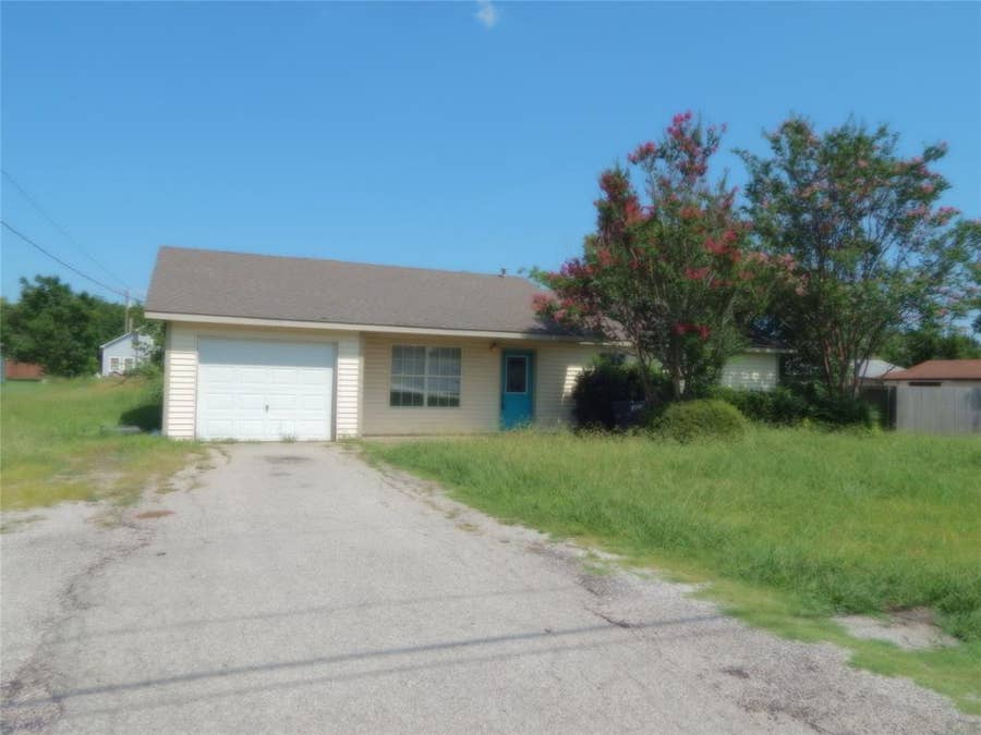 Property photo for 1018 N Powell Parkway, Anna, TX