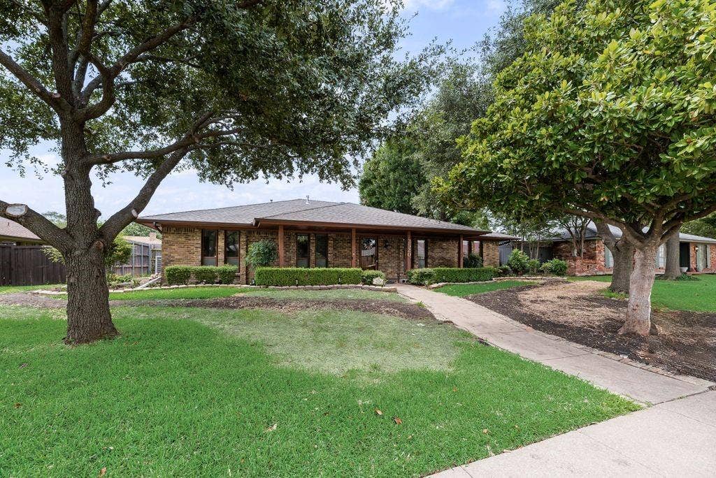 2520 Coleshire Drive, Plano, TX 75075 2520 Coleshire Drive, Plano, TX 75075