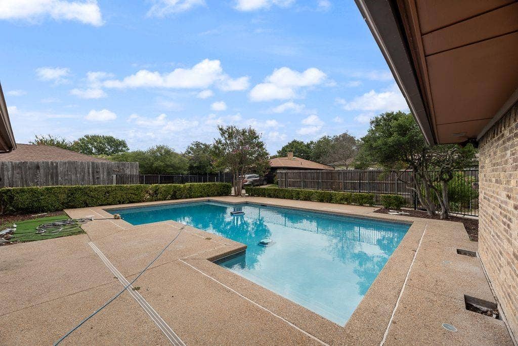 2520 Coleshire Drive, Plano, TX 75075 2520 Coleshire Drive, Plano, TX 75075