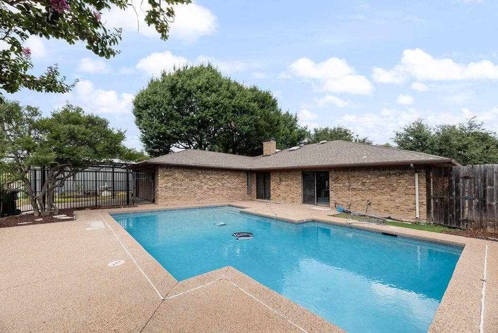 2520 Coleshire Drive, Plano, TX 75075 2520 Coleshire Drive, Plano, TX 75075