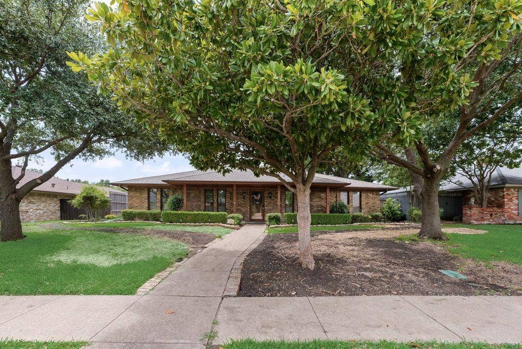 2520 Coleshire Drive, Plano, TX 75075 2520 Coleshire Drive, Plano, TX 75075