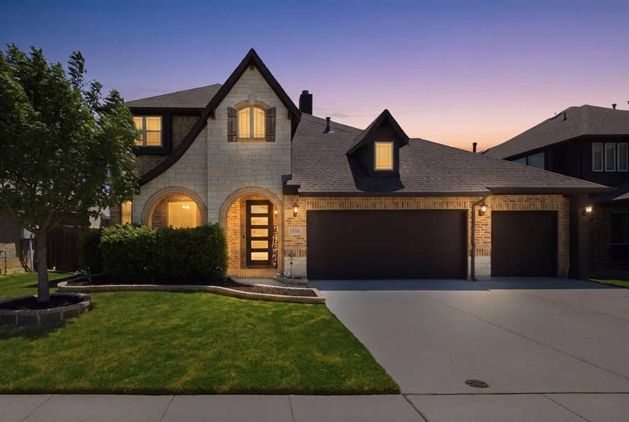 Property photo for 1106 Alderwood Drive, Justin, TX