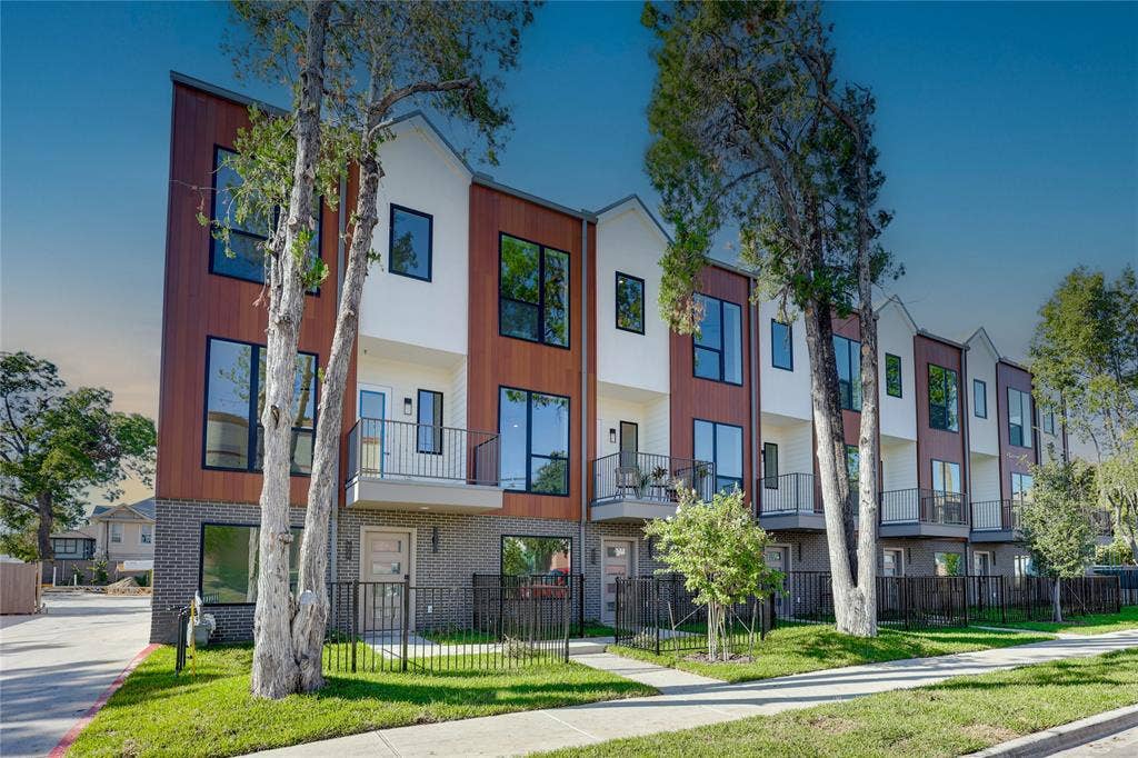 1902 N Carroll Avenue, #401, Dallas, TX 75204 1902 N Carroll Avenue, #401, Dallas, TX 75204