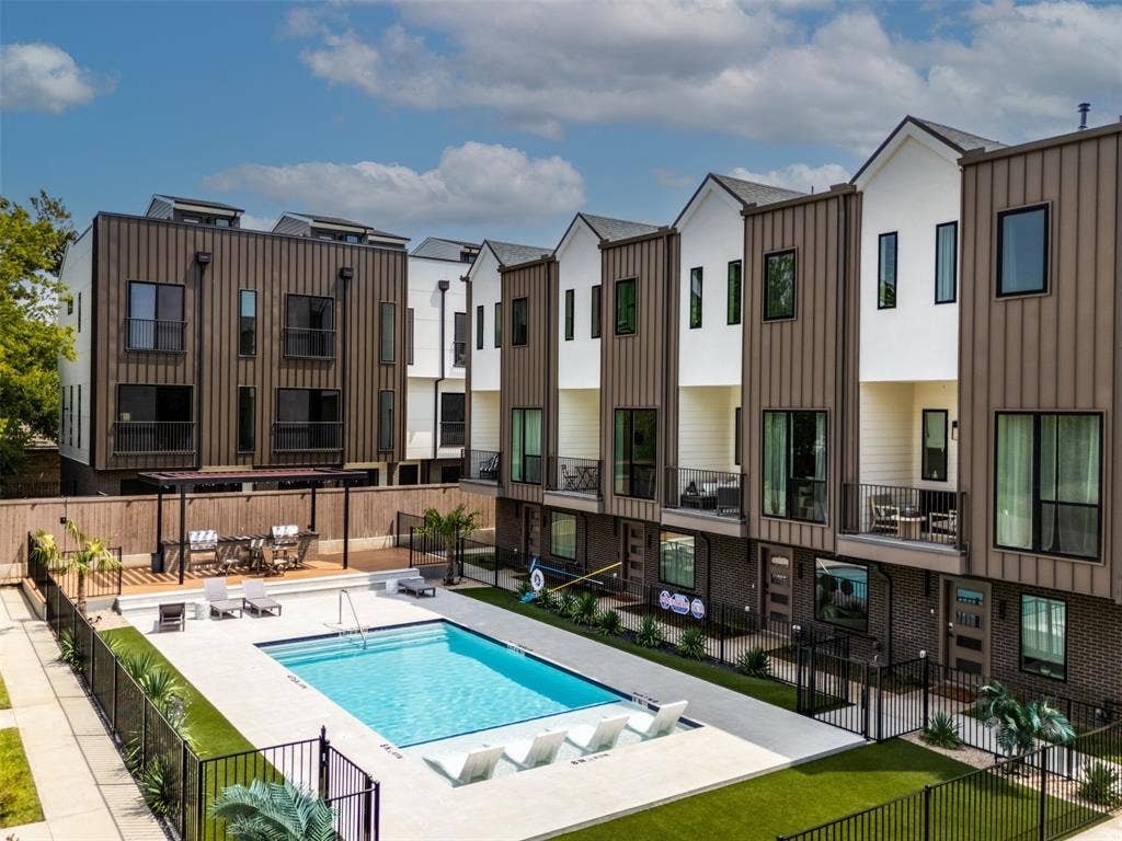 1902 N Carroll Avenue, #401, Dallas, TX 75204 1902 N Carroll Avenue, #401, Dallas, TX 75204
