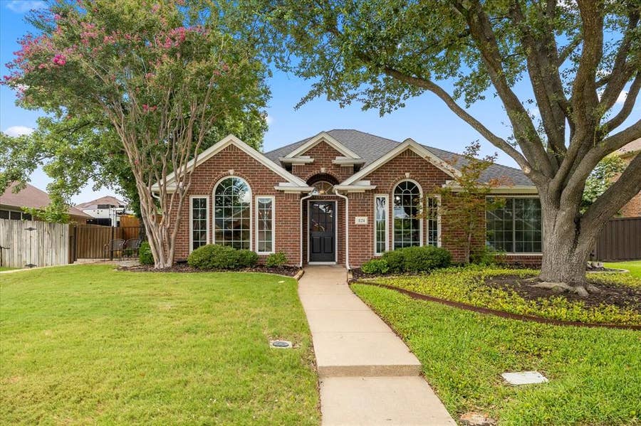 Property photo for 124 Tupelo Drive, Rockwall, TX