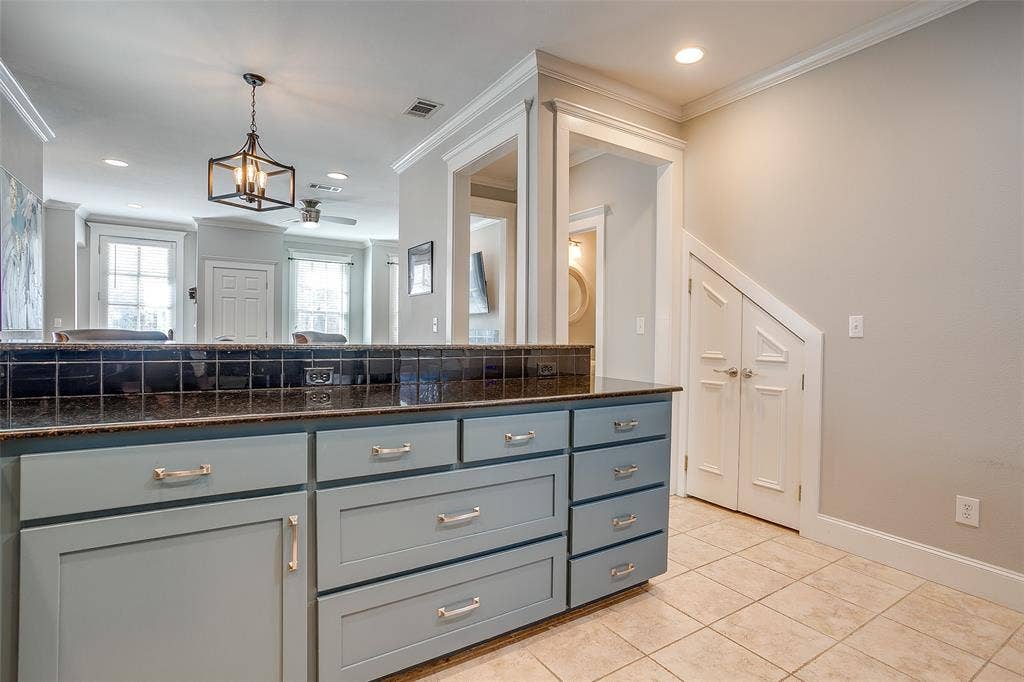 1211 S Adams Street, Fort Worth, TX 76104 1211 S Adams Street, Fort Worth, TX 76104