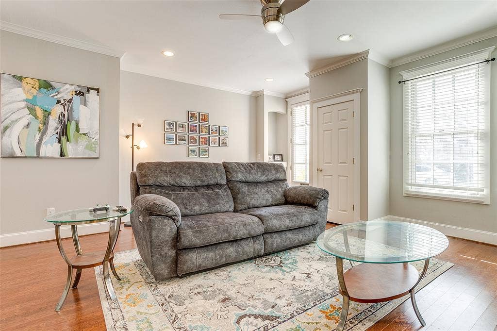 1211 S Adams Street, Fort Worth, TX 76104 Living area featuring wood-finish flooring, a ceiling fan with integrated lighting, recessed lighting, and crown molding