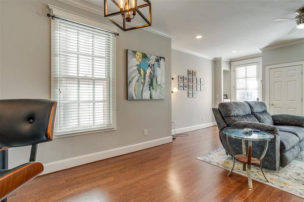 1211 S Adams Street, Fort Worth, TX 76104 1211 S Adams Street, Fort Worth, TX 76104