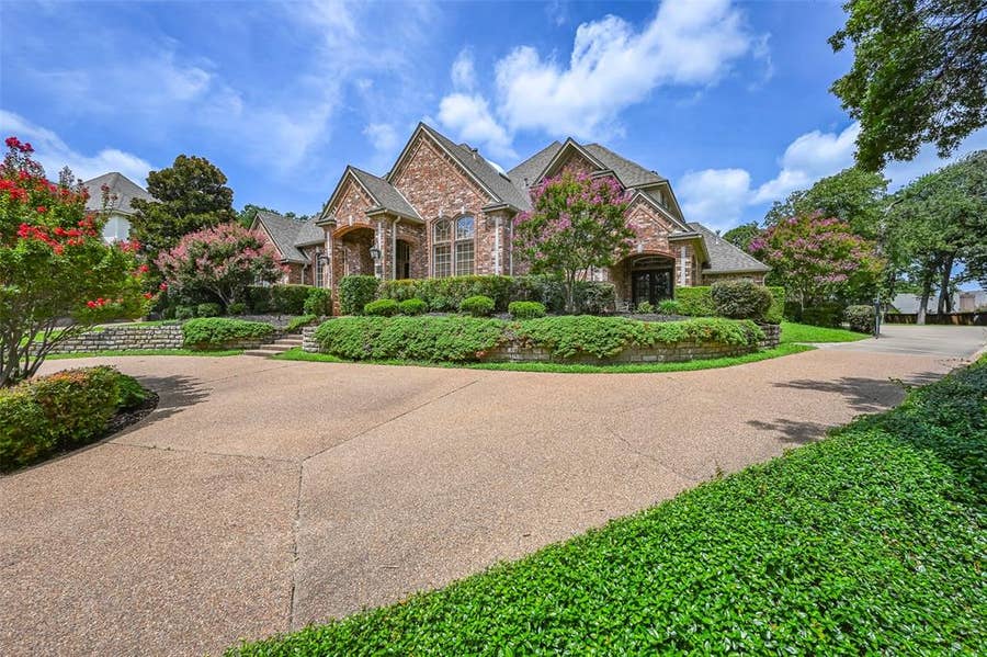 Property photo for 2300 Woodmoor Lane, Colleyville, TX