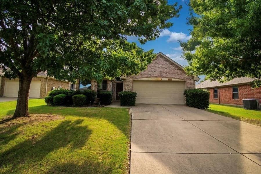 Property photo for 215 Wooded Creek Avenue, Wylie, TX