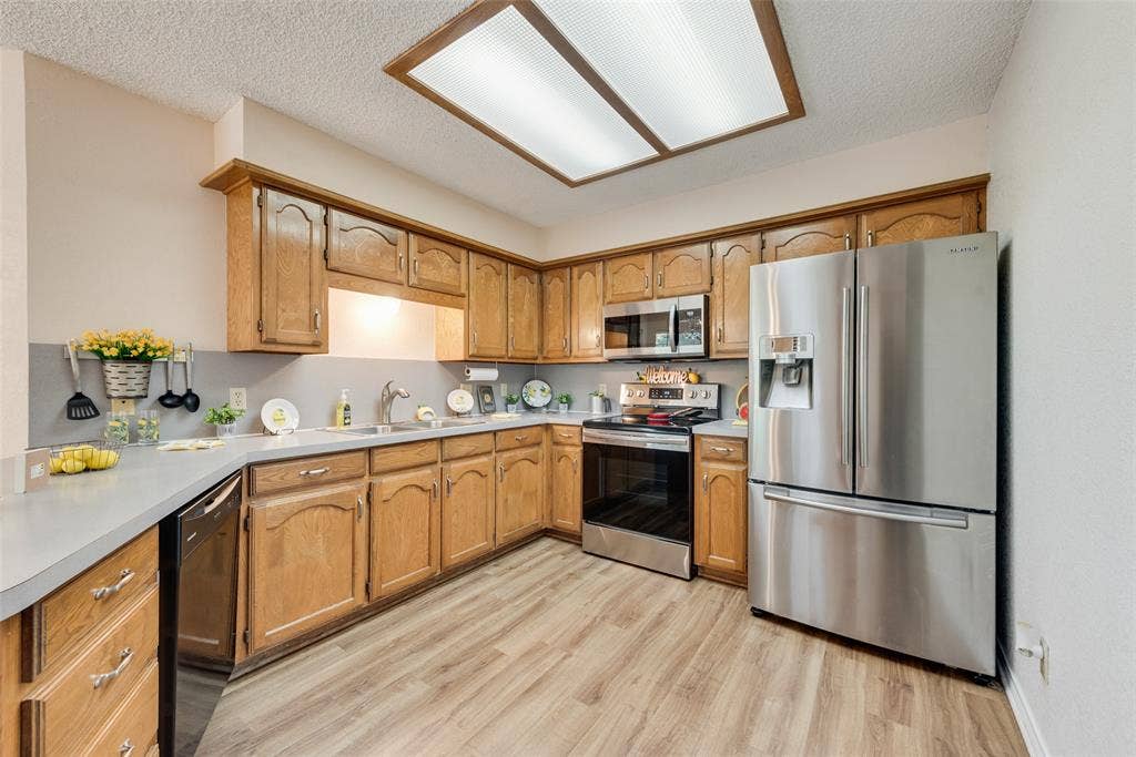 607 S 2nd Street, Midlothian, TX 76065 607 S 2nd Street, Midlothian, TX 76065
