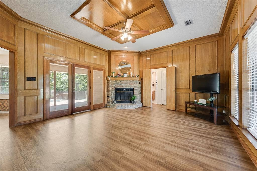 607 S 2nd Street, Midlothian, TX 76065 607 S 2nd Street, Midlothian, TX 76065