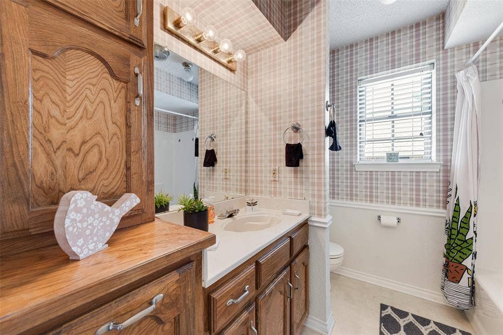 607 S 2nd Street, Midlothian, TX 76065 607 S 2nd Street, Midlothian, TX 76065