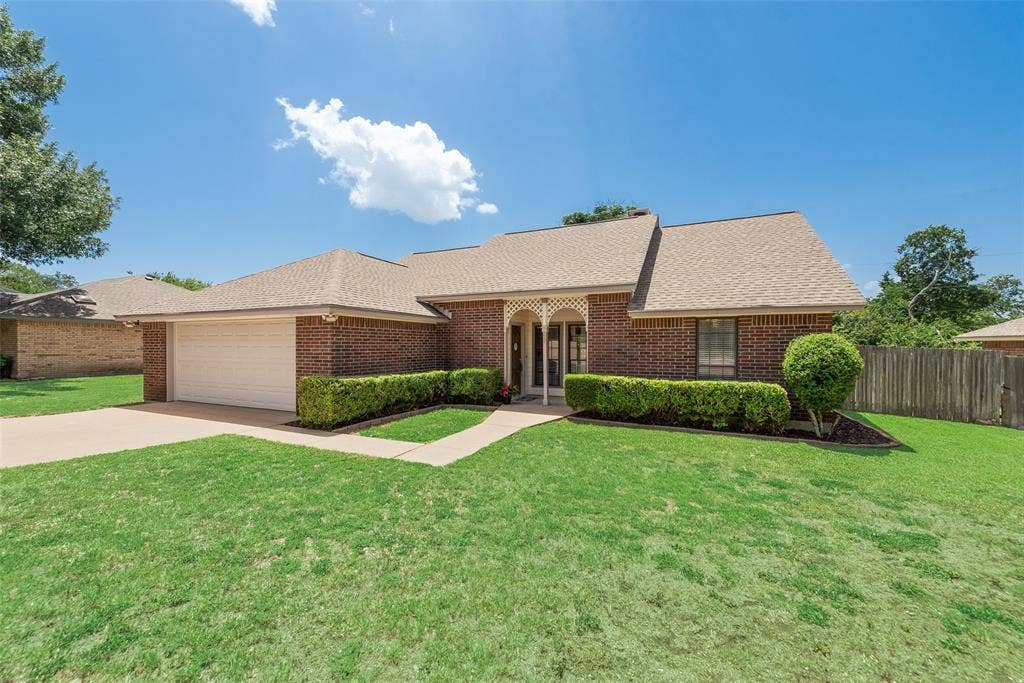 607 S 2nd Street, Midlothian, TX 76065 607 S 2nd Street, Midlothian, TX 76065