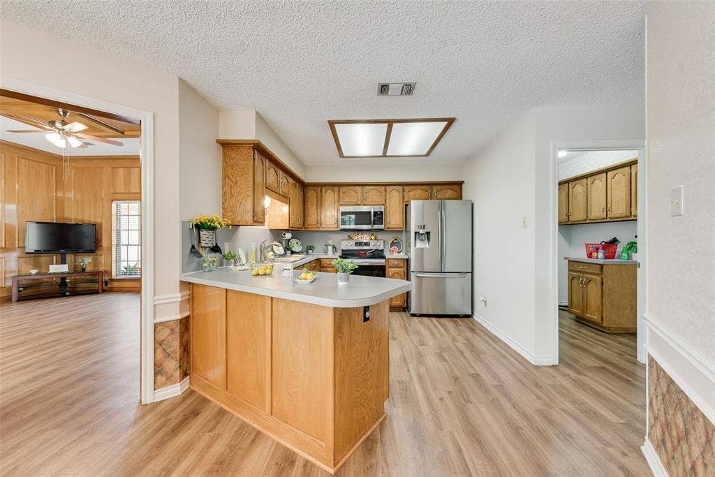 607 S 2nd Street, Midlothian, TX 76065 607 S 2nd Street, Midlothian, TX 76065