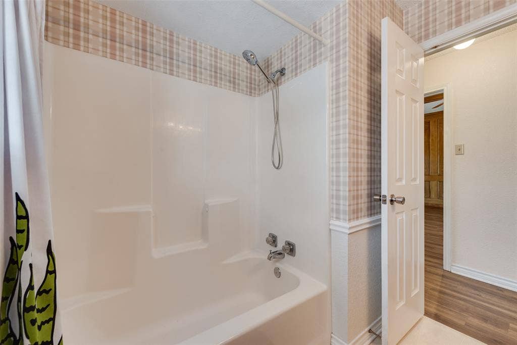 607 S 2nd Street, Midlothian, TX 76065 607 S 2nd Street, Midlothian, TX 76065