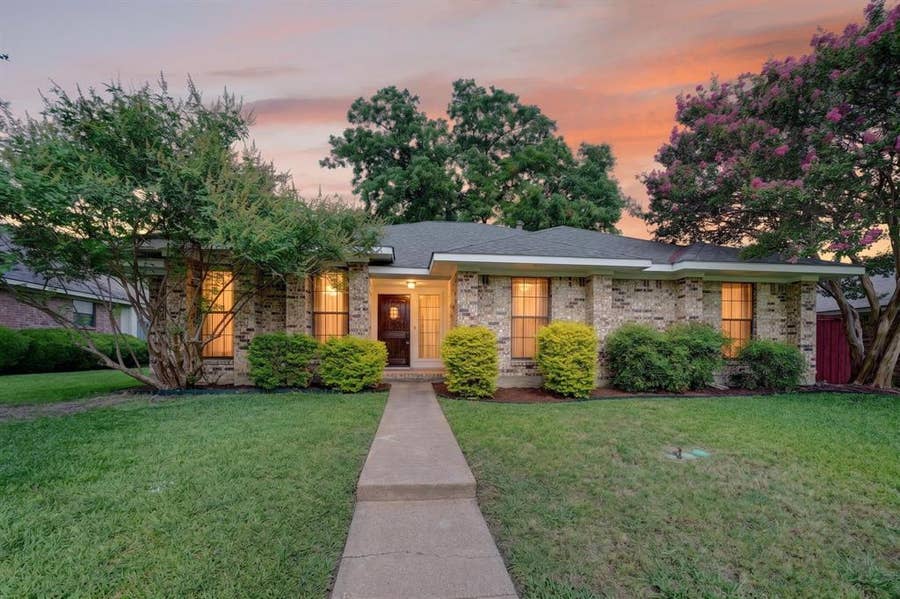 Property photo for 806 Lake Meadows Circle, Rockwall, TX