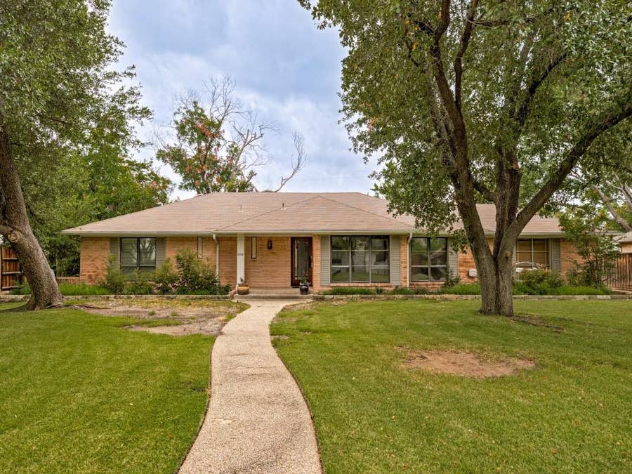 Property photo for 5938 Willow Lane, Dallas, TX