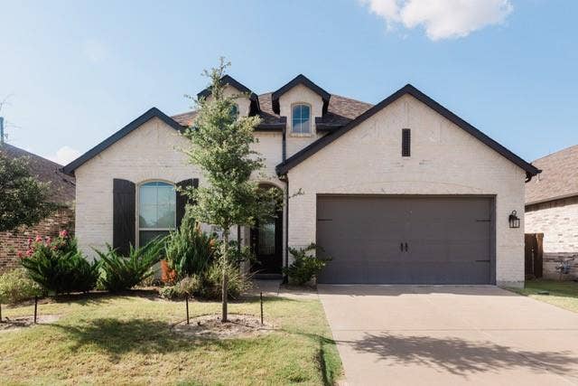 Property photo for 625 Claverton Lane, Forney, TX