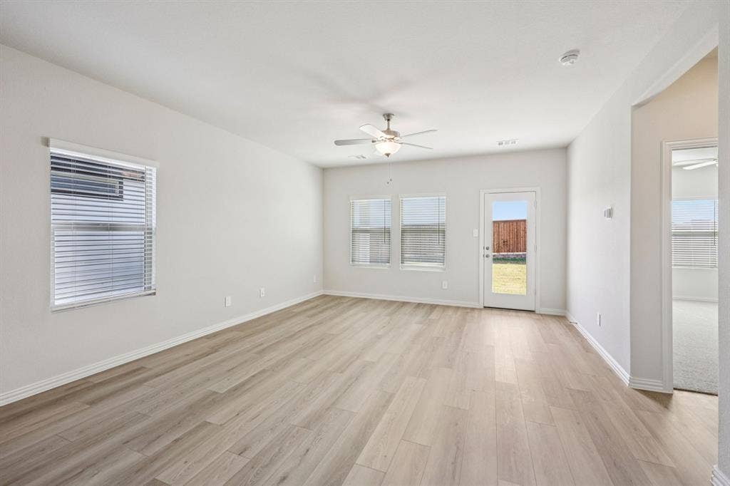 3066 O Pines Drive, Farmersville, TX 75442 Photo is not of the actual home, but is an inspirational photo of builder’s model home and may depict options, furnishings, and/or decorator features that are not included.