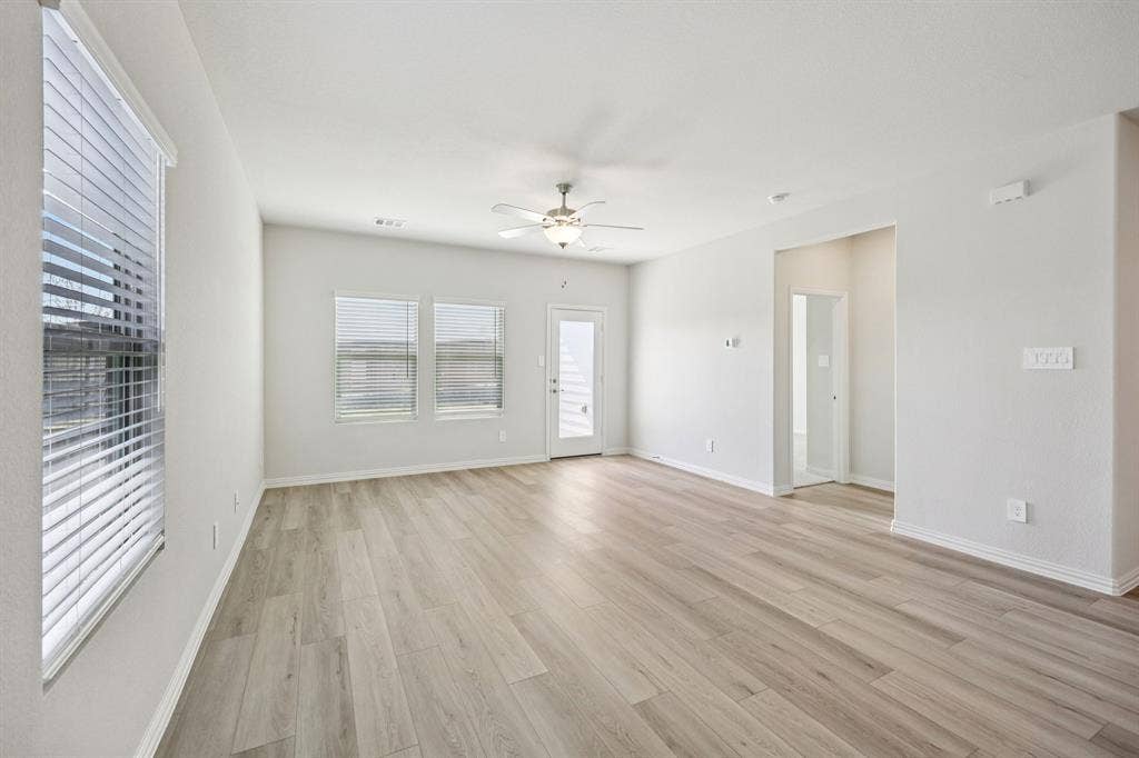 3066 O Pines Drive, Farmersville, TX 75442 Photo is not of the actual home, but is an inspirational photo of builder’s model home and may depict options, furnishings, and/or decorator features that are not included.