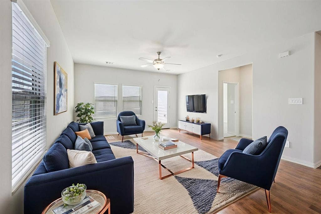 3066 O Pines Drive, Farmersville, TX 75442 Photo is not of the actual home, but is an inspirational photo of builder’s model home and may depict options, furnishings, and/or decorator features that are not included.