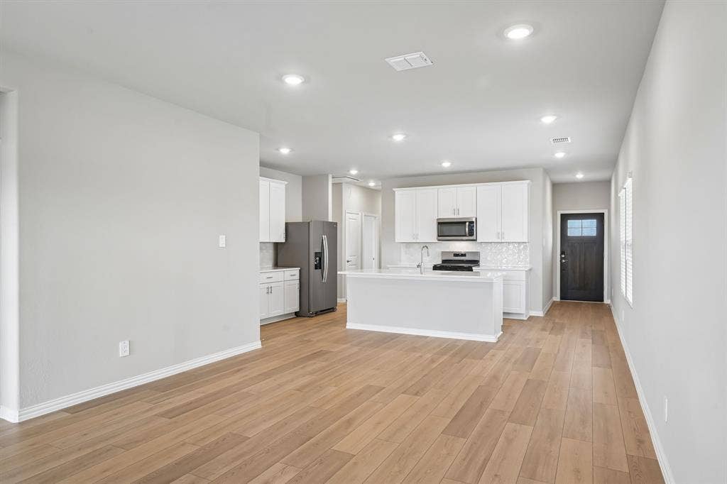 3058 O Pines Drive, Farmersville, TX 75442 Photo is not of the actual home, but is an inspirational photo of builder’s model home and may depict options, furnishings, and/or decorator features that are not included.