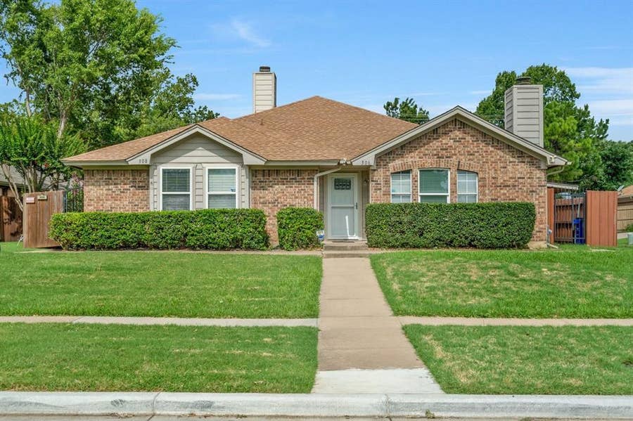 Property photo for 306 Crowe Drive, Euless, TX