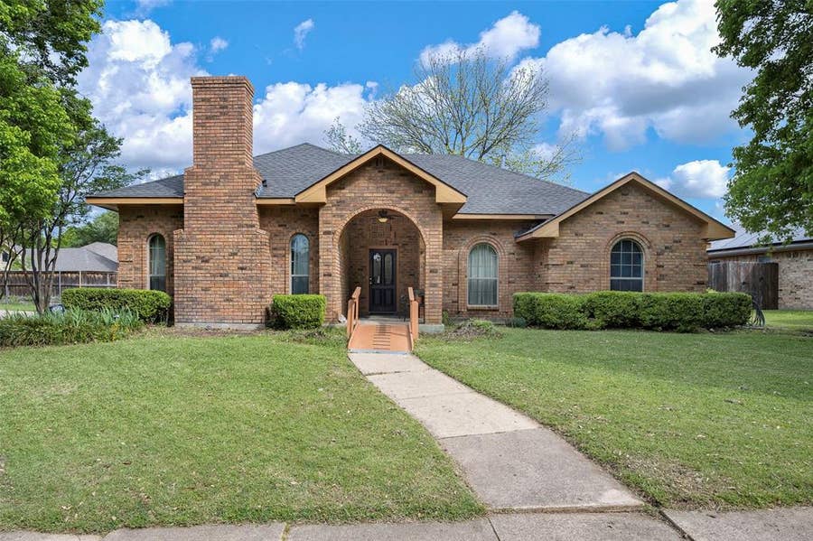 Property photo for 3805 Thornhill Way, Rowlett, TX
