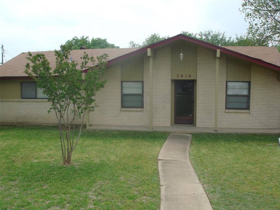 Property photo for 3810 Calgary Court E, Irving, TX